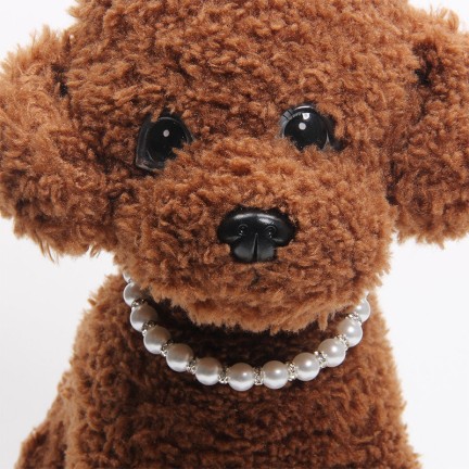 Bow-embellished pearl pet collar