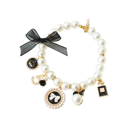 Fashionable bow embellished pet collar
